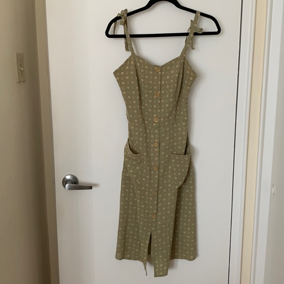 Monteau Dresses & Skirts - Monteau Green Floral Dress